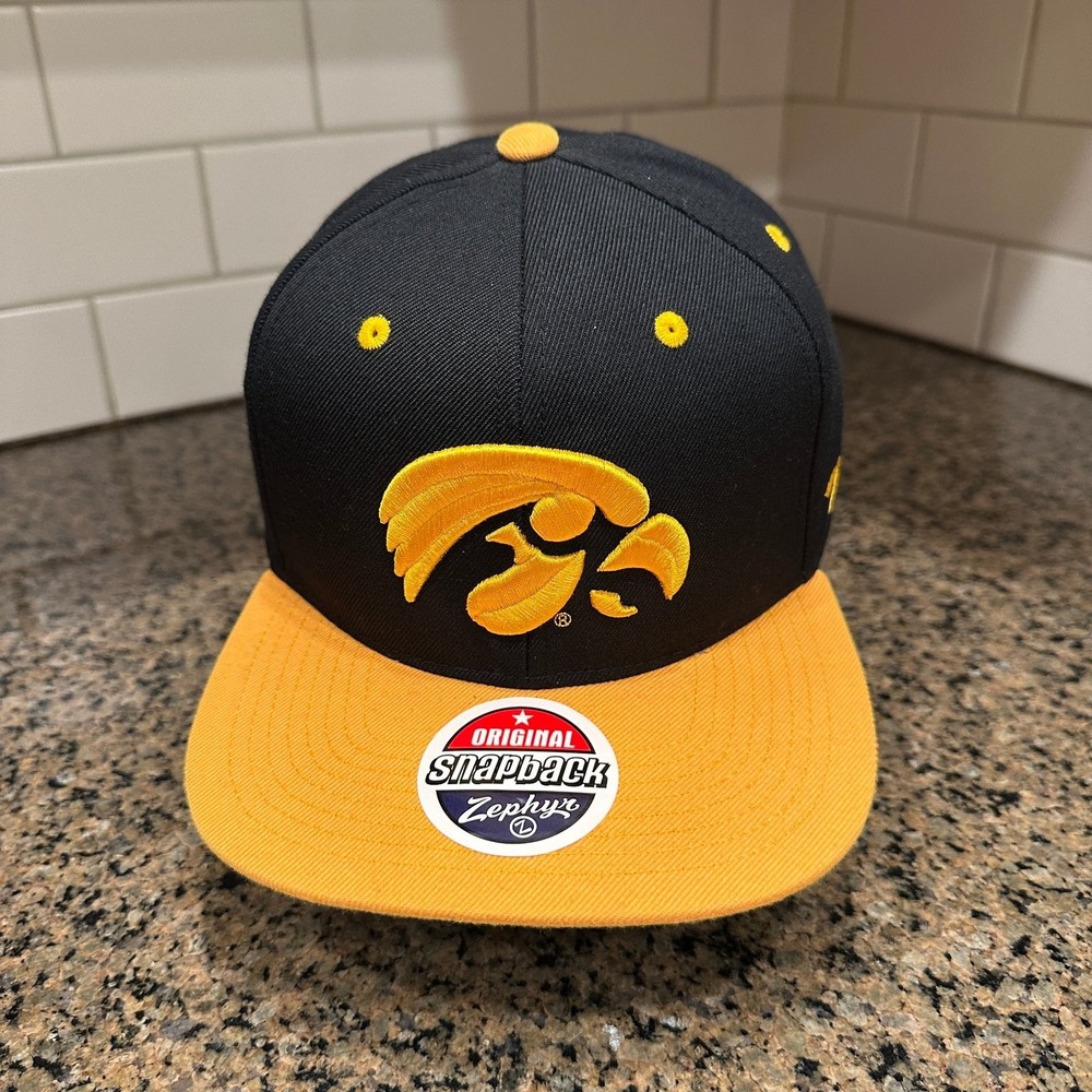 Iowa Hawkeyes Zephyr Snapback Hat Snapback Men OS Black Gold Polyester
